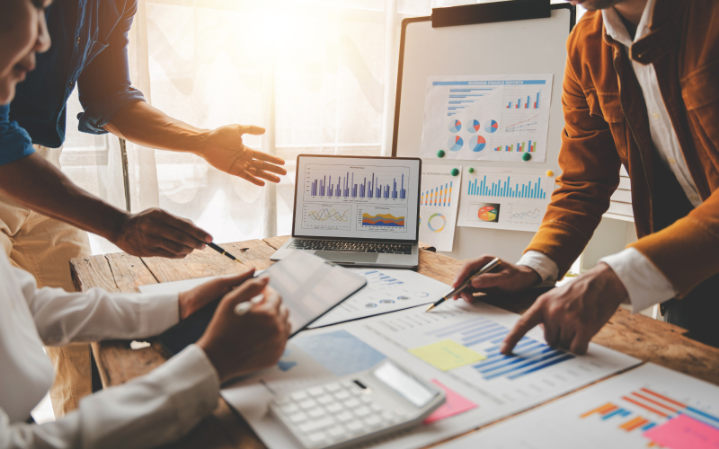 Grupo de trabajo crea un presupuesto de marketing