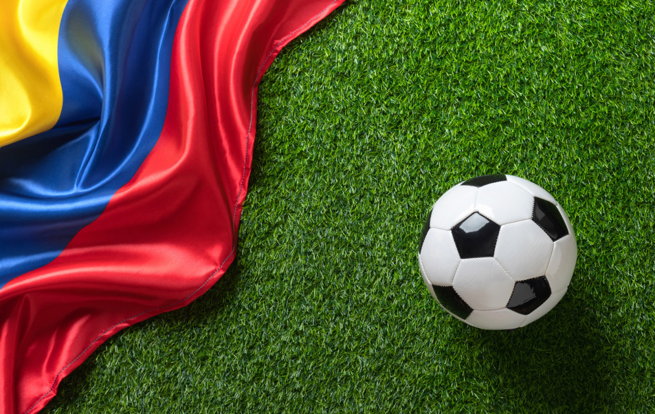 Los 10 futbolistas colombianos con los sueldos más altos